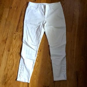 WHITE SKINNY ANKLE JEANS! JENNIFER LOPEZ size 4
